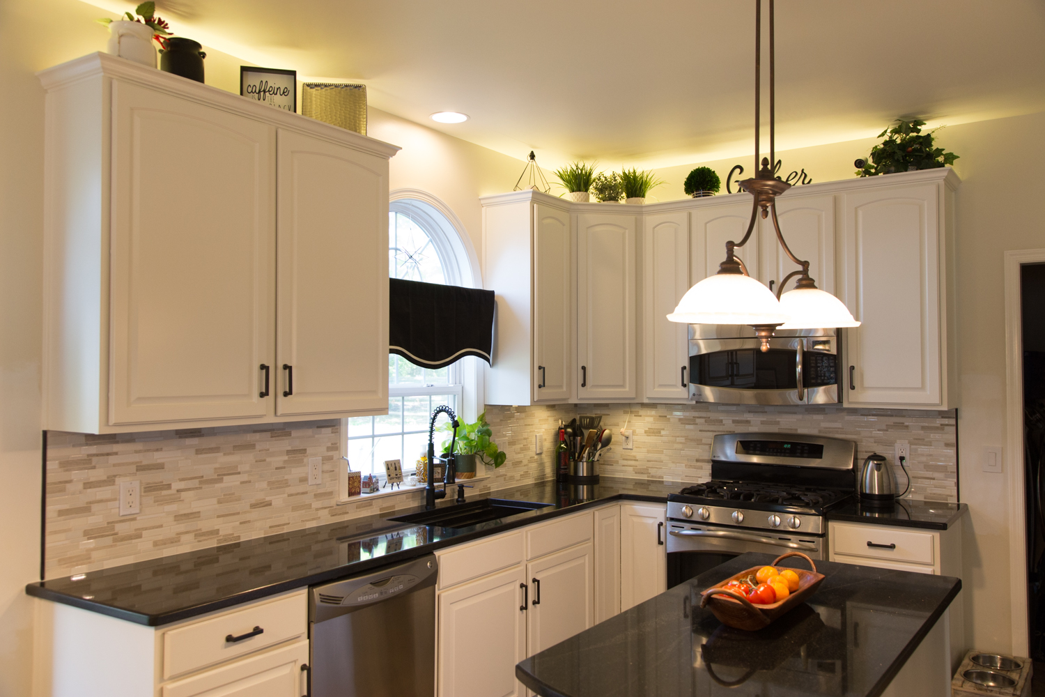 Tile backsplash layout detail